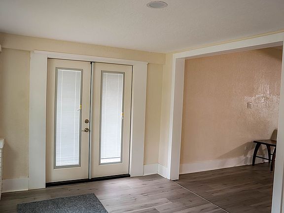 3rd image of 311 S Maple Ave