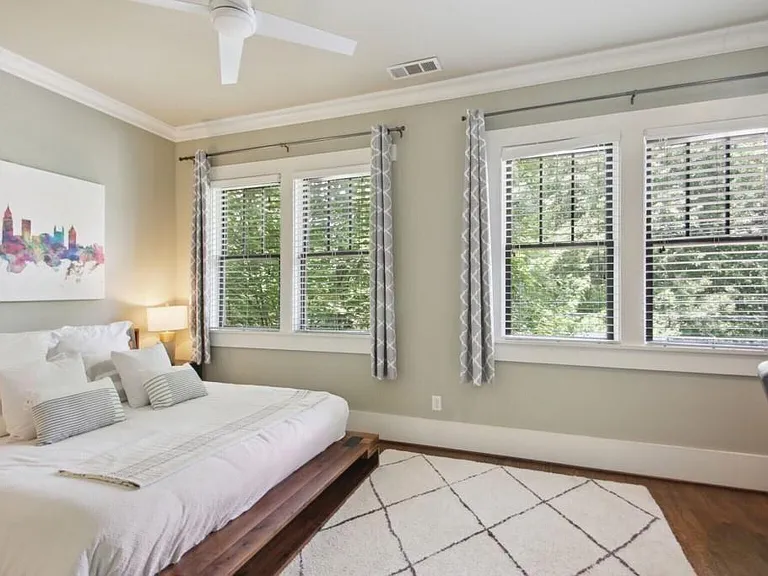 519 N Highland Ave NE — Photo 13