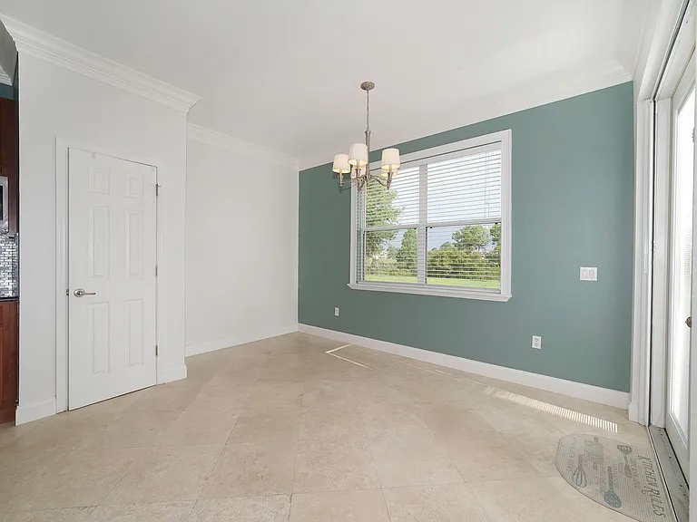 10124 Malpas Point — Photo 11