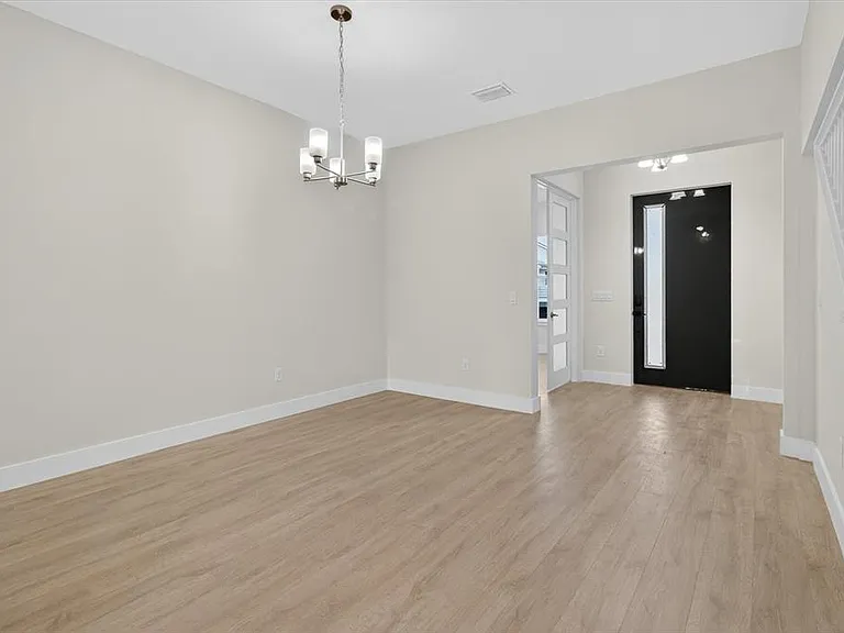 207 Athens St — Photo 16