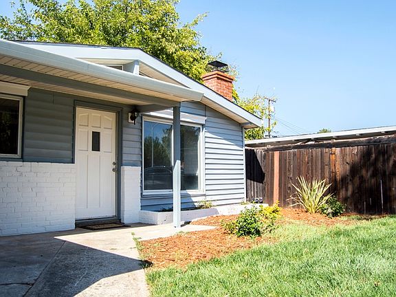 4th image of 3813 Santa Fe Way