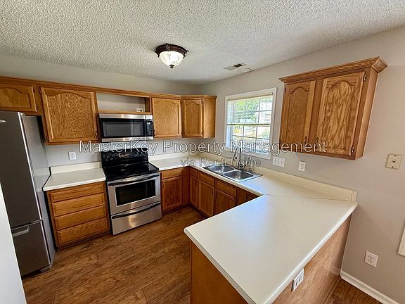 2nd image of 703 Swan Hill Ct