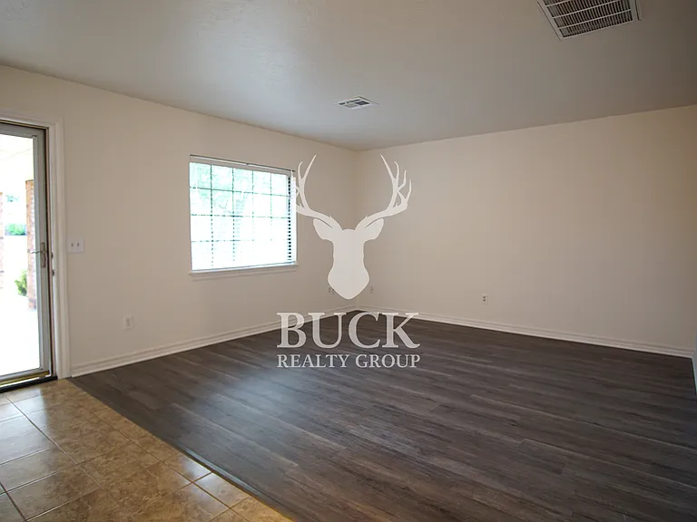 6803 Woodlake Dr — Photo 9