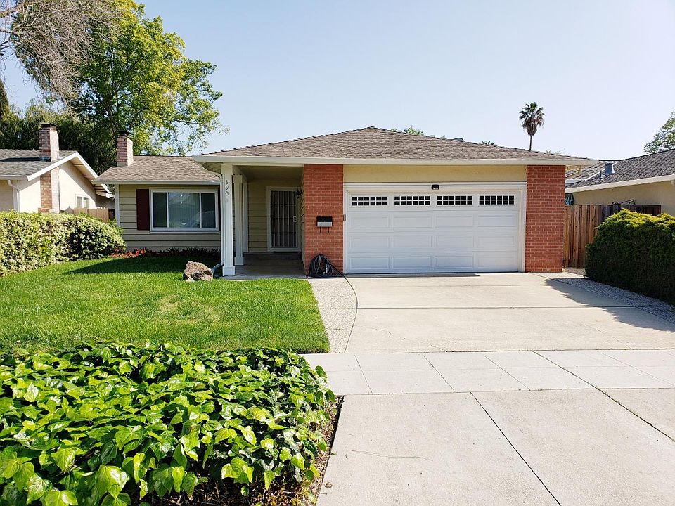 1st image of 390 Grandpark Cir