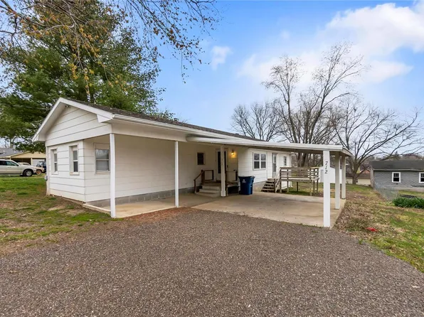 712 Scott St, Scott City, MO 63780