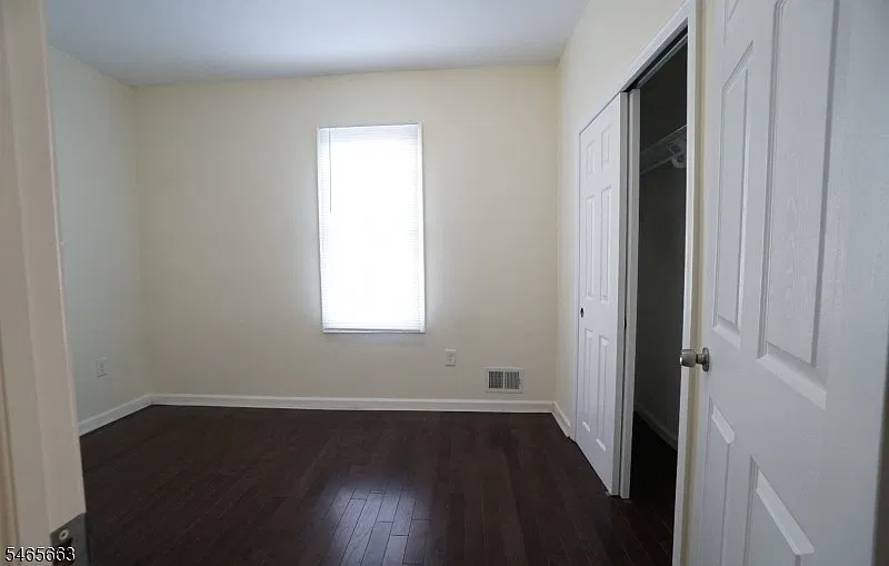 3 bed, 1.0 bath, $1,350 — Photo 3
