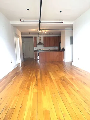 Rented by Kew Forest Realty Inc | media 33