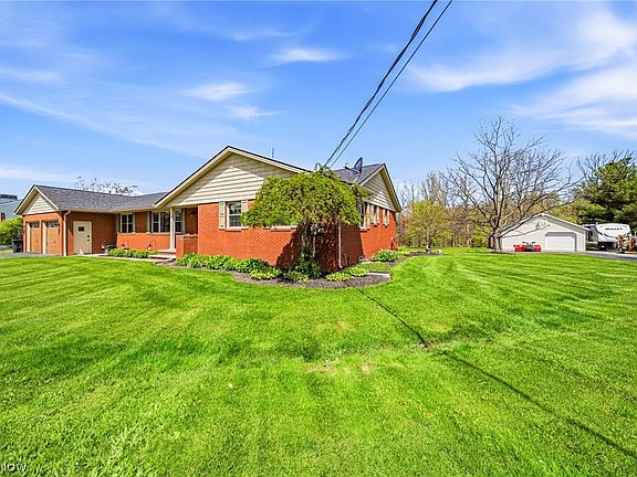 2nd image of 16156 Thompson Rd