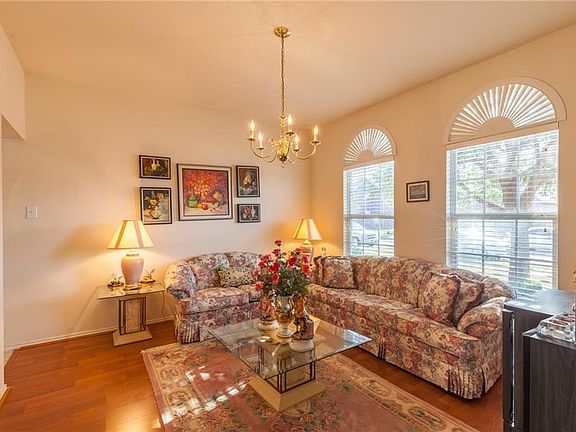 5th image of 506 Binkley Ct
