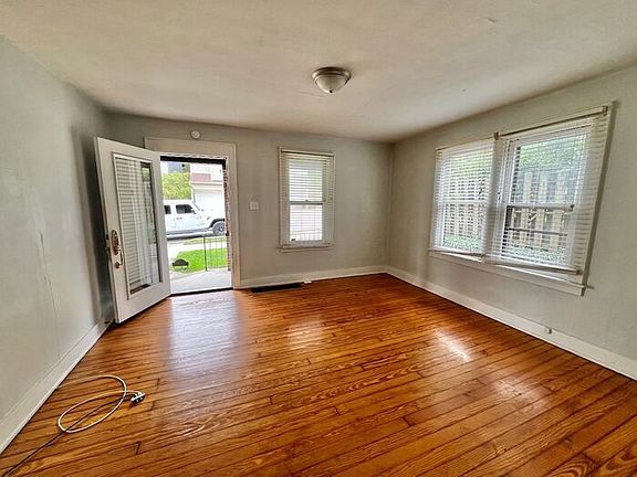 3rd image of 438 Stanley Ave #1