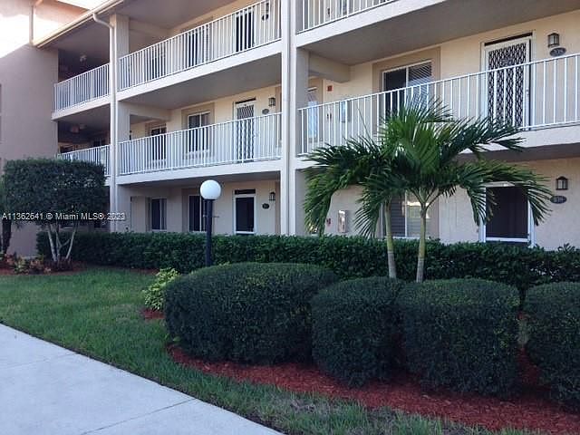 1st image of 7360 Glenmoor Ln APT 4105