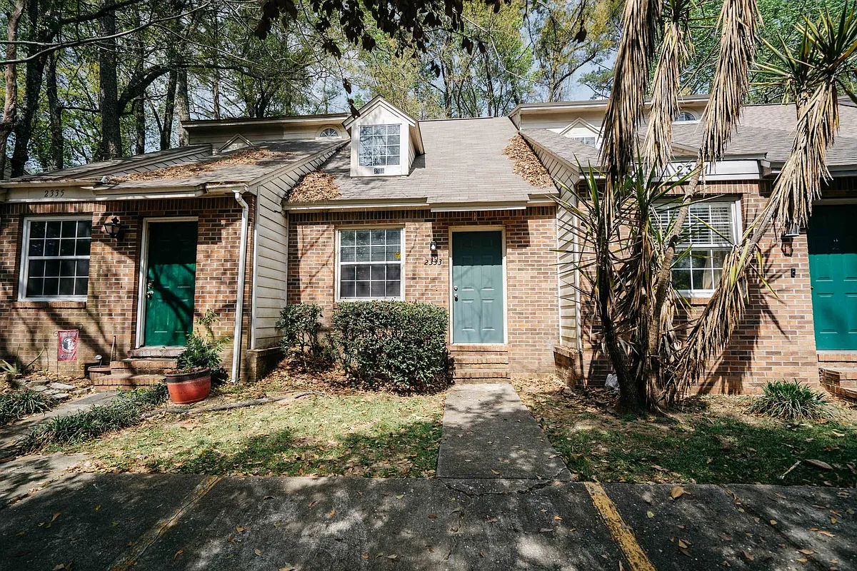 Building Photo - 2333 Parrot Ln