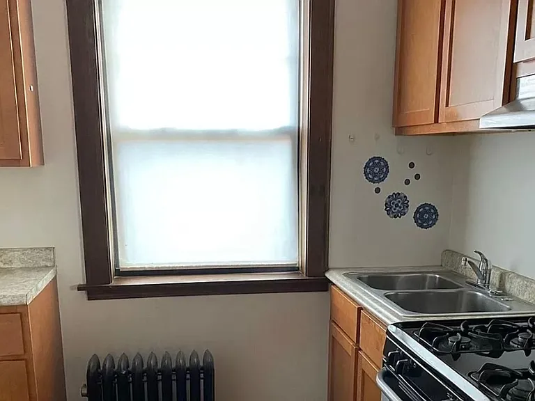 3252 Maple Ave — Photo 3