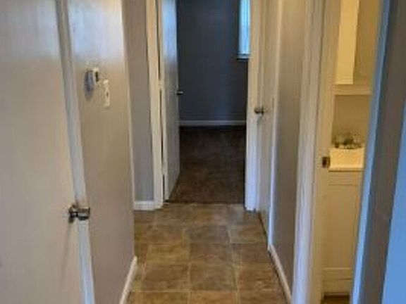 5th image of 871 Ward Dr #Z4