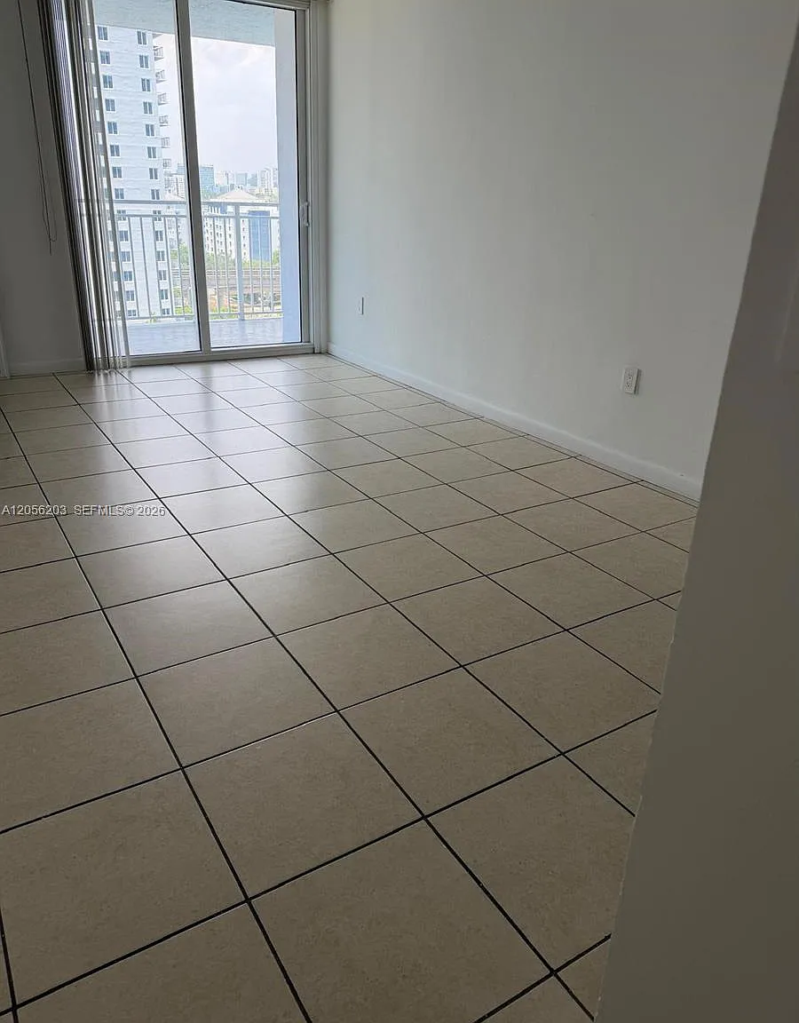 Madison Downtown Condo — Photo 1