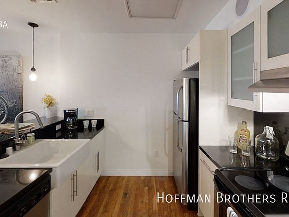 2nd image of 907 S Broadway #402A