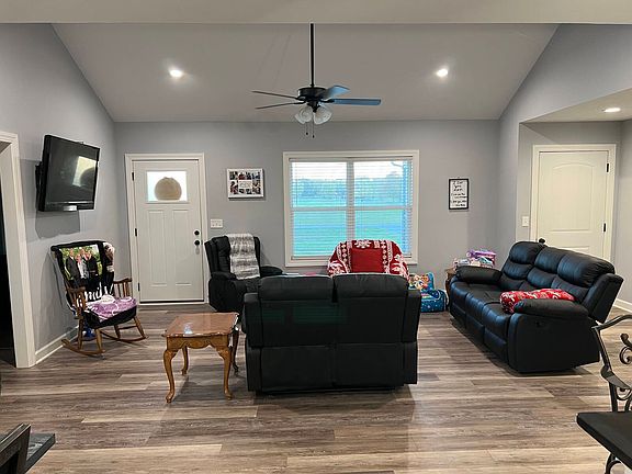 4th image of 1532 Chandlers Rd