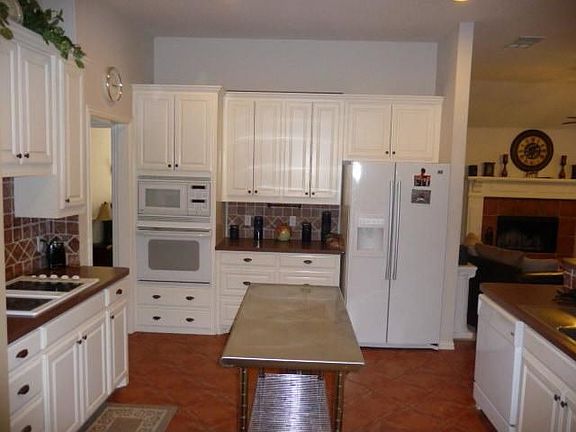 3rd image of 2724 Pecan Dr