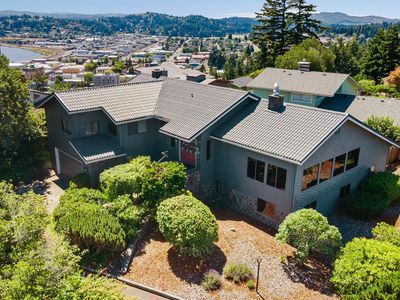 830 Signal Way, Coos Bay, OR, 97420