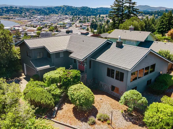 830 Signal Way, Coos Bay, OR 97420