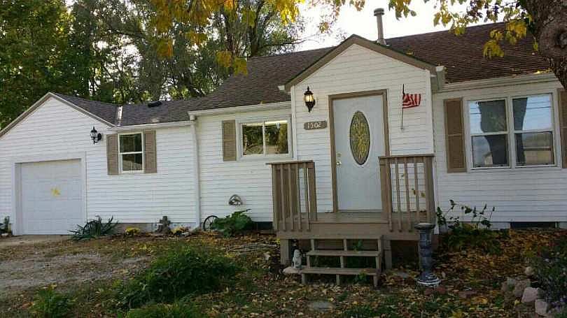 1st image of 1502 S 13th St