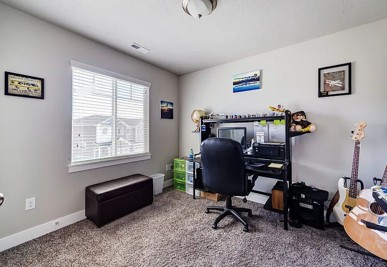 687 S 1840 W #MASTER ROOM — Photo 21