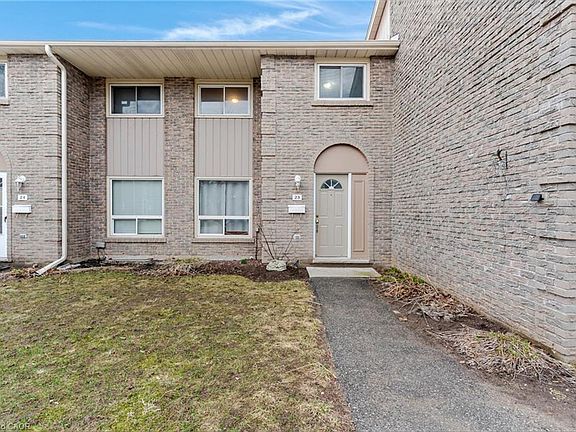 2nd image of 25 Upper Canada Dr #23