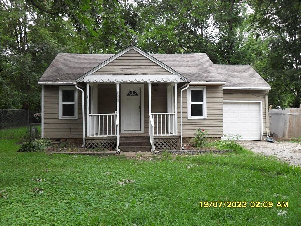 8600 Hayes St, Overland Park, KS 66212 Zillow