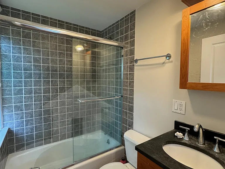 23 Lowell St — Photo 4