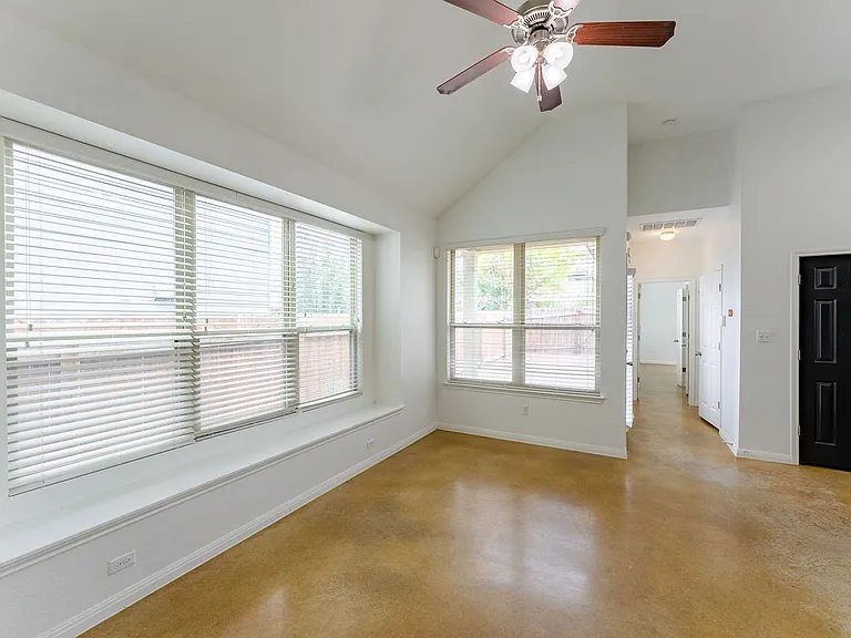 4514 Senda Ln — Photo 9