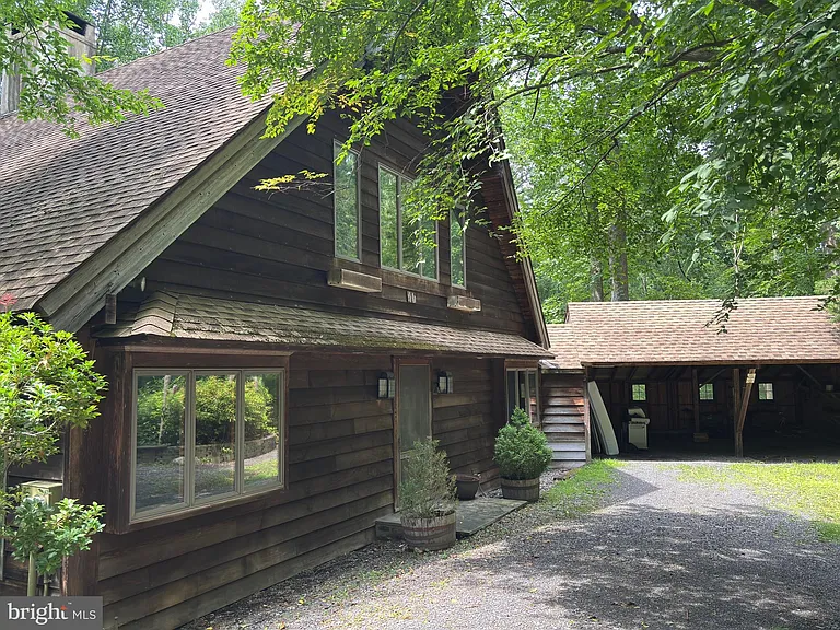 6489 Old Carversville Rd — Photo 2