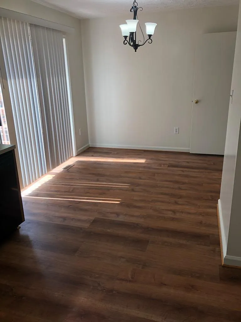 3 bed, 3.5 bath, 1700 sqft, $2,800 — Photo 4