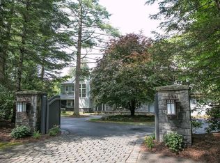 15 Winding River Cir, Wellesley, MA 02482