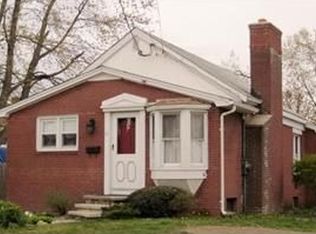 11 Poplar St, Chicopee, MA 01013