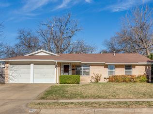 8612 Bangor Dr, Fort Worth, TX 76116
