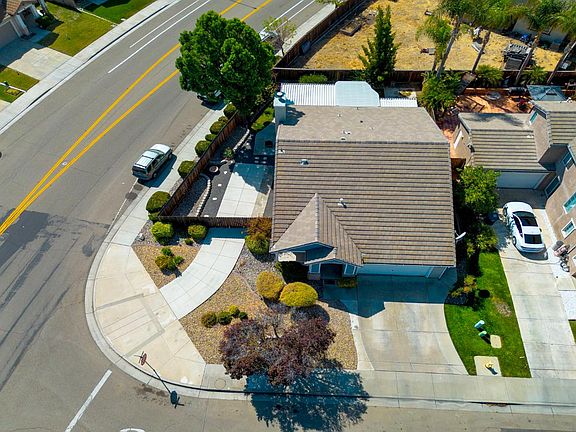 4th image of 2506 Spencer Ln
