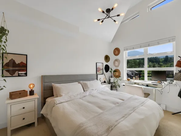 41105 Tantalus Rd #310, Squamish, BC V8B 0N3