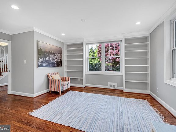 5th image of 9709 Connecticut Ave