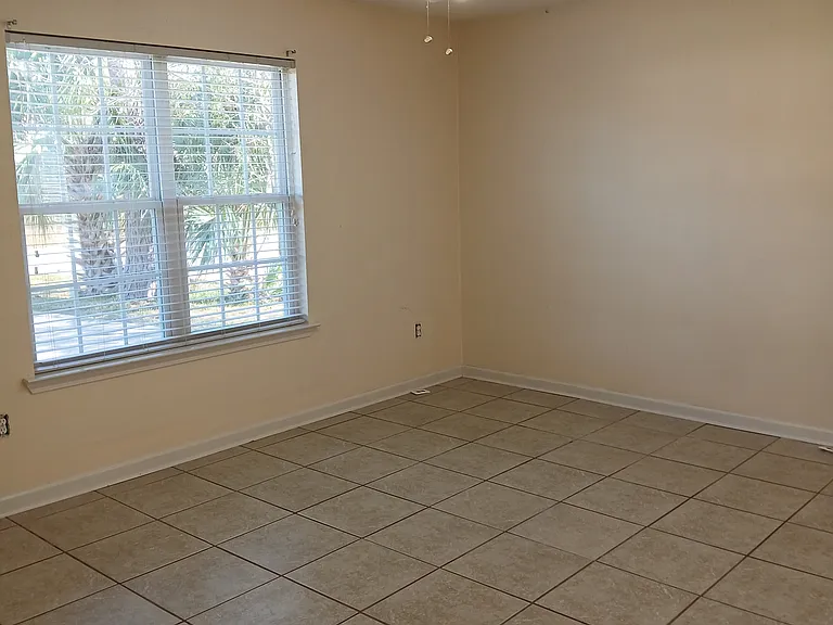 2514 Shady Oak Ct #B — Photo 4