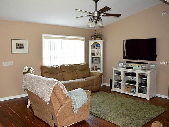 3rd image of 4245 Sunny Glen Dr