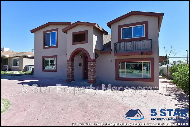 Building Photo - 908 Bolivia St