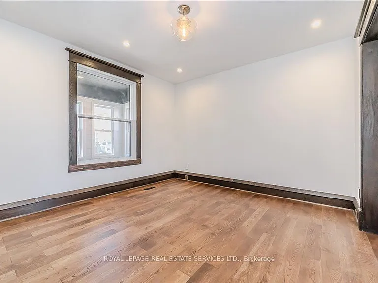 97 Glenmorris St — Photo 10