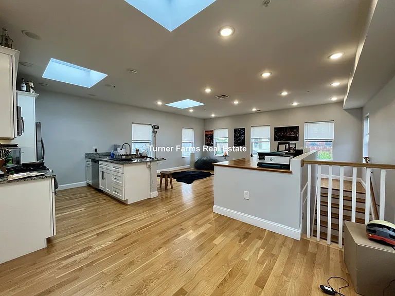 65 Burrell St #3A — Photo 13