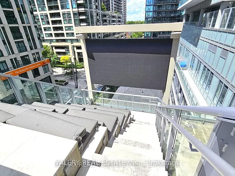 195 Redpath Ave #2205 — Photo 27