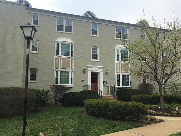 2nd image of 814 S Arlington Mill Dr APT 302