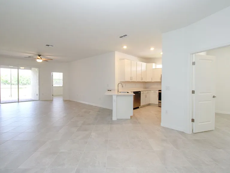 2156 Dragonfruit Way — Photo 32
