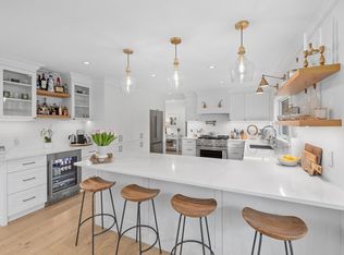 2524 Bendale Rd, North Vancouver, BC V7H 1G7