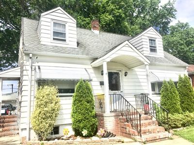 337 1st St, Saddle Brook, NJ, 07663
