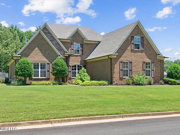 2nd image of 3902 Kenton Dr