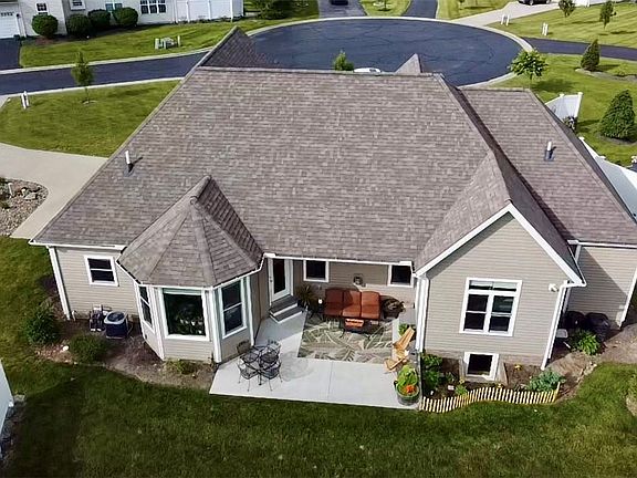 2nd image of 20 Pine Villa Trl